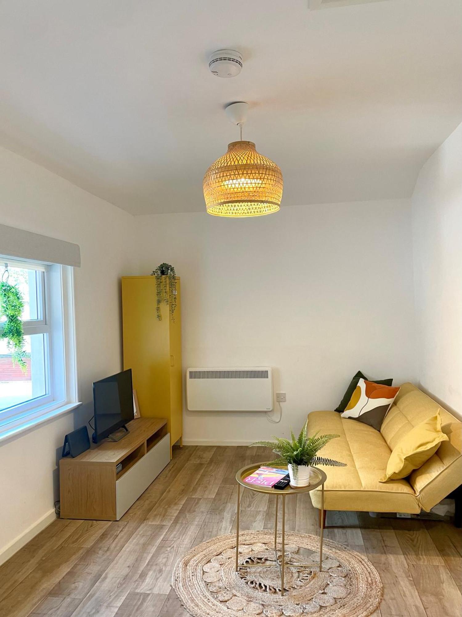Central, Modern * Bornemouth